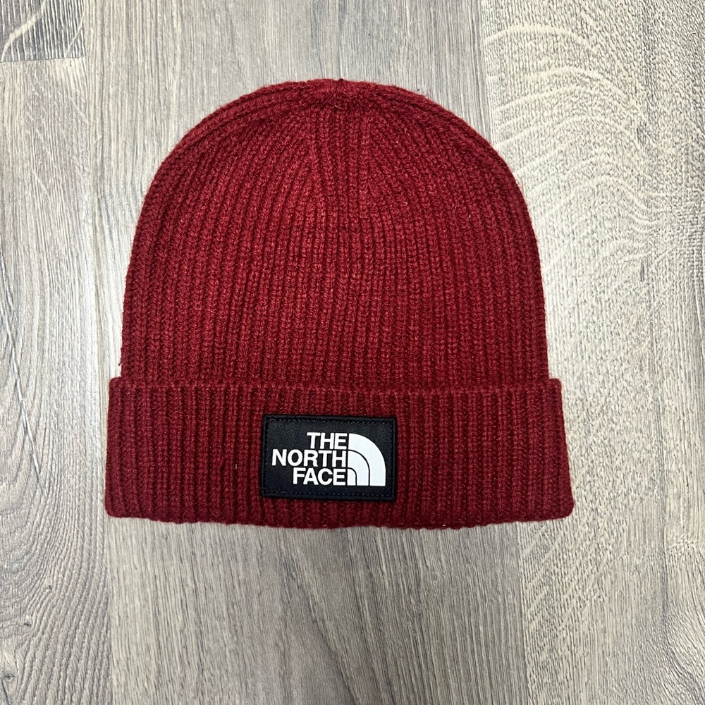 THE NORTH FACE TNF Logo Box Cuffed Beanie - Regular Fit, Cordovan